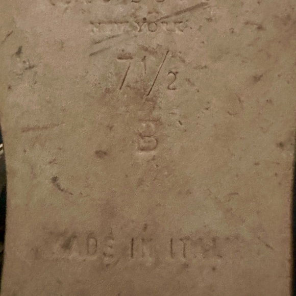 Kate Spade 3 Rhinestone, Gold, Flat Sandals. Leather, Made in Italy. Rare find. - Picture 7 of 9